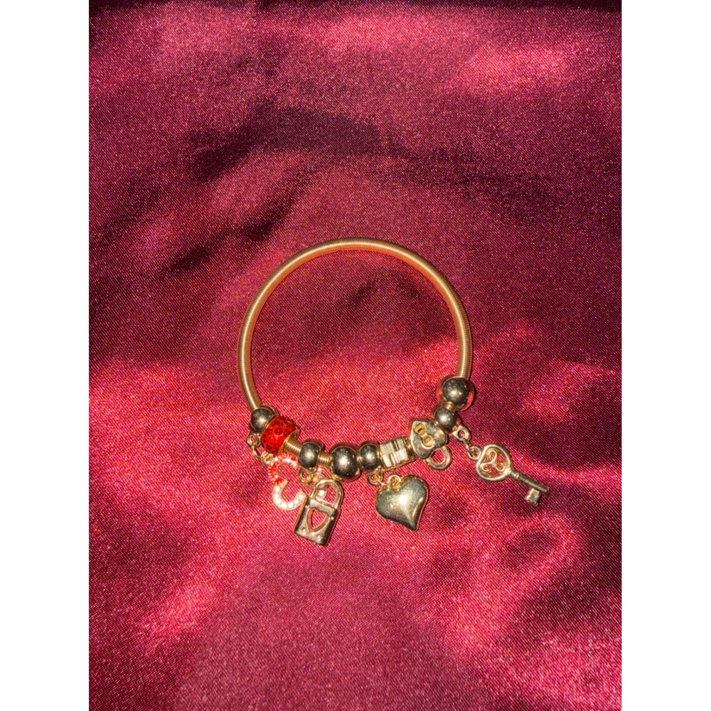 Gold Tone Omega Charm Bracelet Heart Lock Key Red Enamel Clover Fashion‎ Jewelry